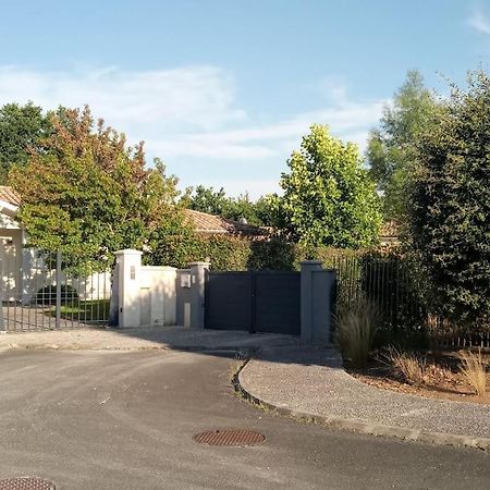 Petite Maison Avec Jardin Entre Lac Et Village Hourtin Luaran gambar
