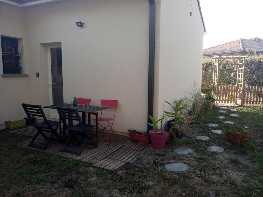 Petite Maison Avec Jardin Entre Lac Et Village Hourtin Luaran gambar