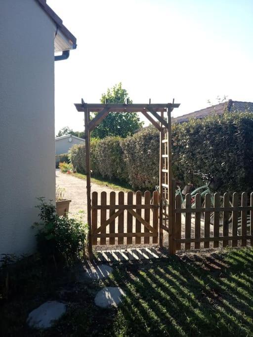 Petite Maison Avec Jardin Entre Lac Et Village Hourtin Luaran gambar