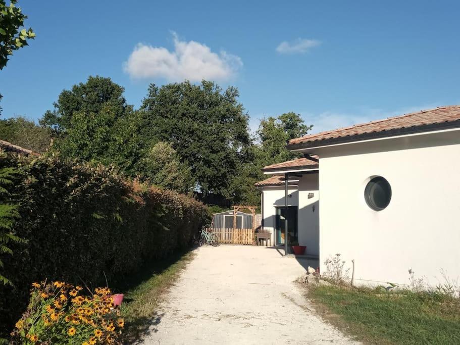 Petite Maison Avec Jardin Entre Lac Et Village Hourtin Luaran gambar